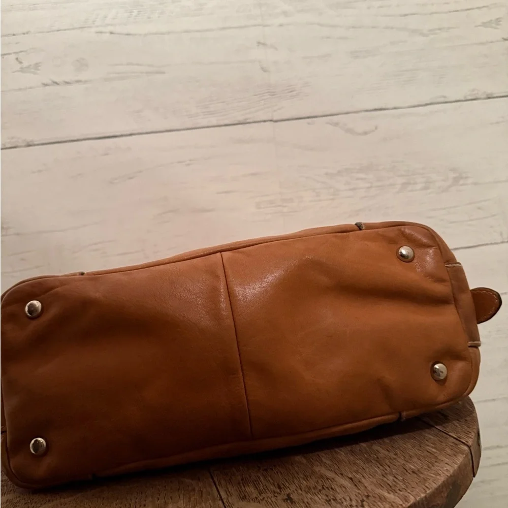Fossil leather Brown With Flower Applique Hobo Purse Vintage Condition - Picture 5 of 8